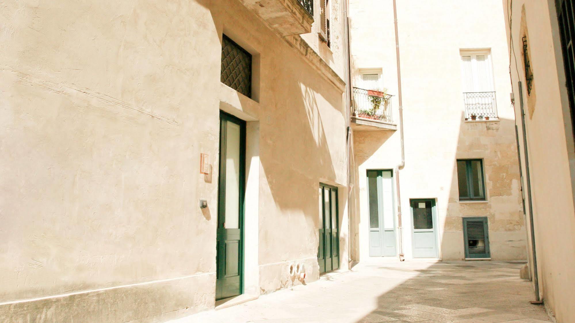 Sacre Bleu Apartments Lecce Exteriör bild